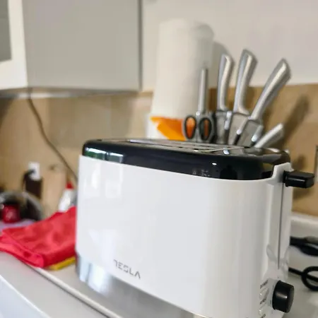 Lägenhet Quiet And Bright - Near Bus Station & Free Parking *