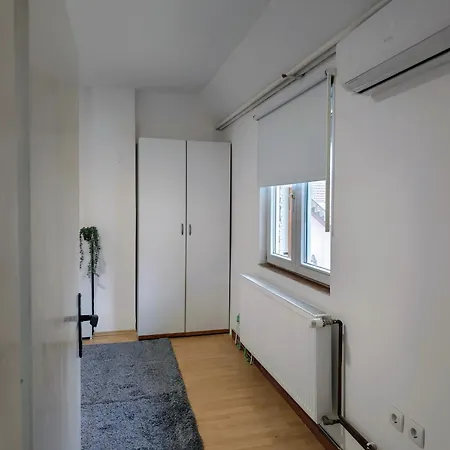 Quiet And Bright - Near Bus Station & Free Parking Apartment Novi Sad