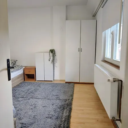 Apartment Quiet And Bright - Near Bus Station & Free Parking *