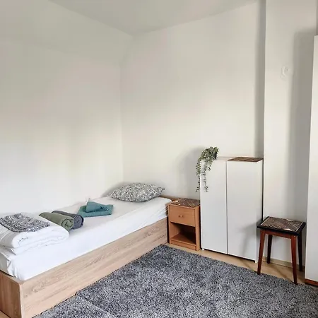 Quiet And Bright - Near Bus Station & Free Parking * Novi Sad