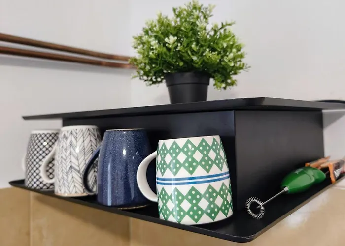 Lägenhet Quiet And Bright - Near Bus Station & Free Parking