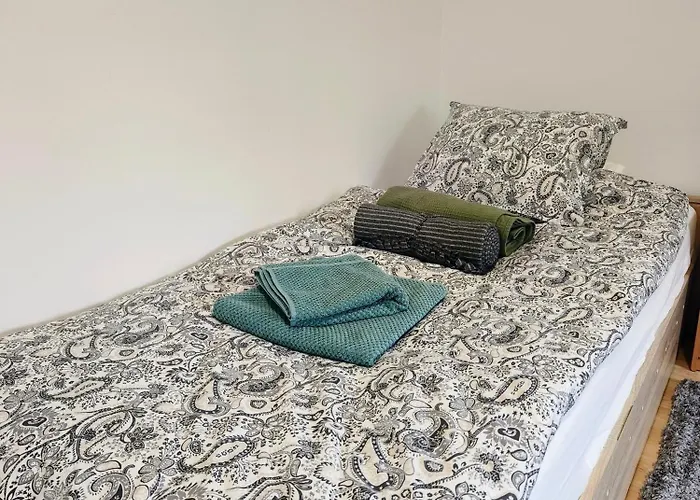 Quiet And Bright - Near Bus Station & Free Parking Lägenhet *