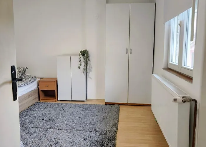 Lägenhet Quiet And Bright - Near Bus Station & Free Parking *