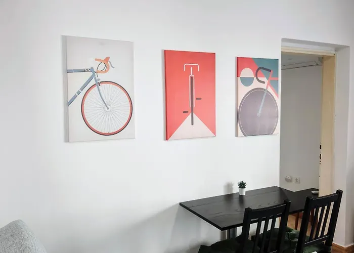 Quiet And Bright - Near Bus Station & Free Parking Lägenhet